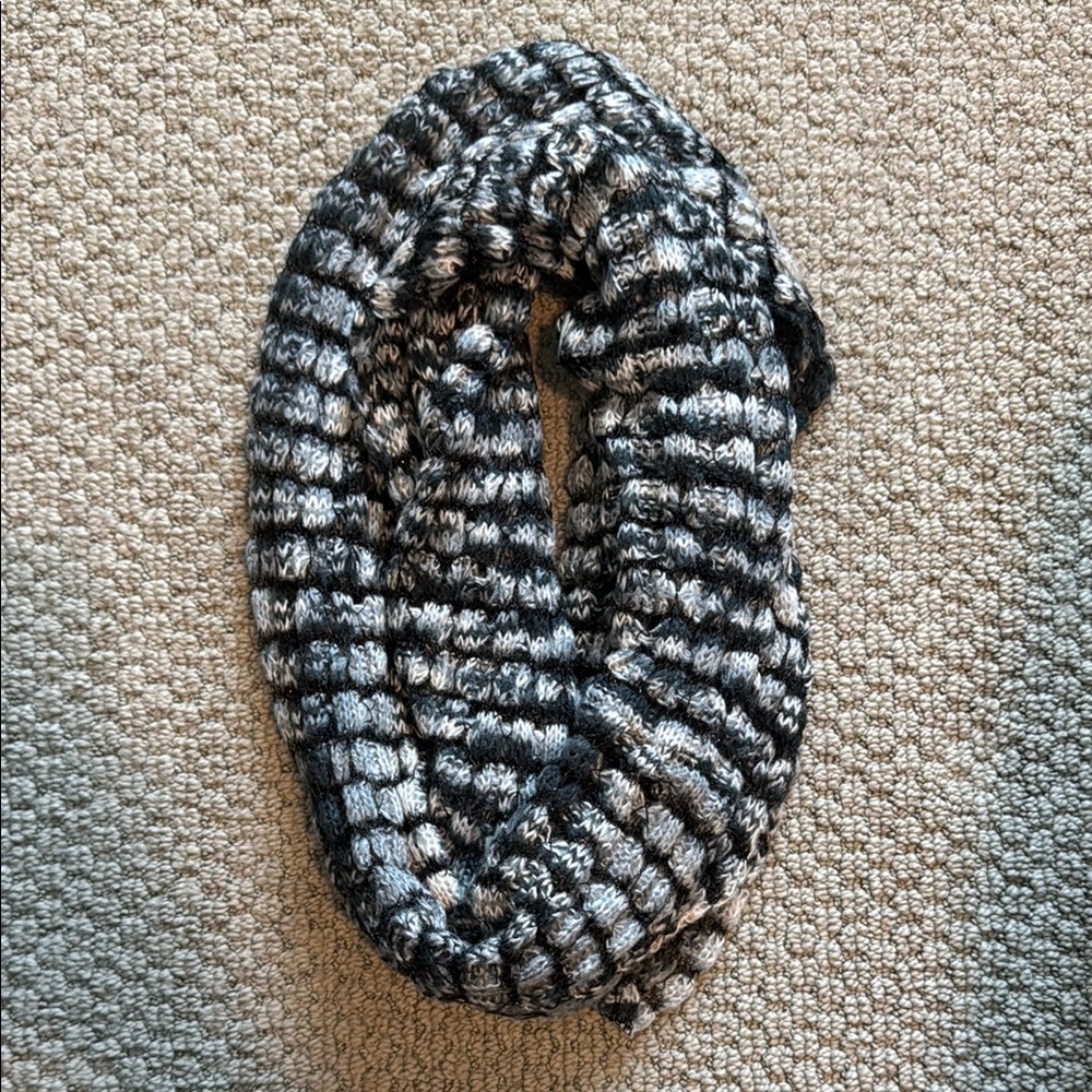Chunky Black & Gray Knit Infinity Scarf